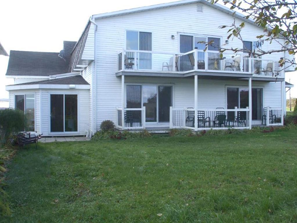 Cote St-Hermas Gite Au Vignoble Мирабел Екстериор снимка
